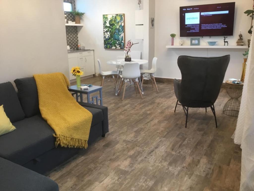 2 Bdr Beach Apartment, Generator Parking Included サンジョアン エクステリア 写真
